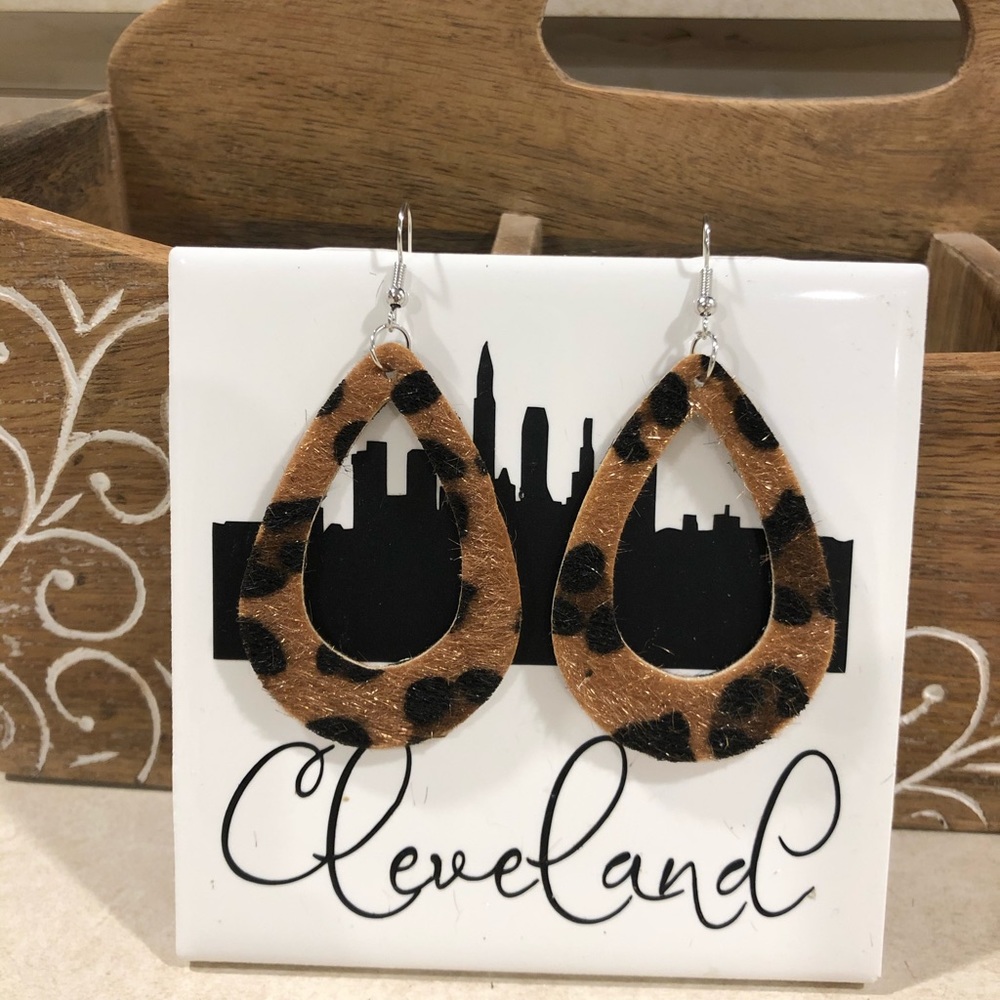Teardrop leopard print earrings